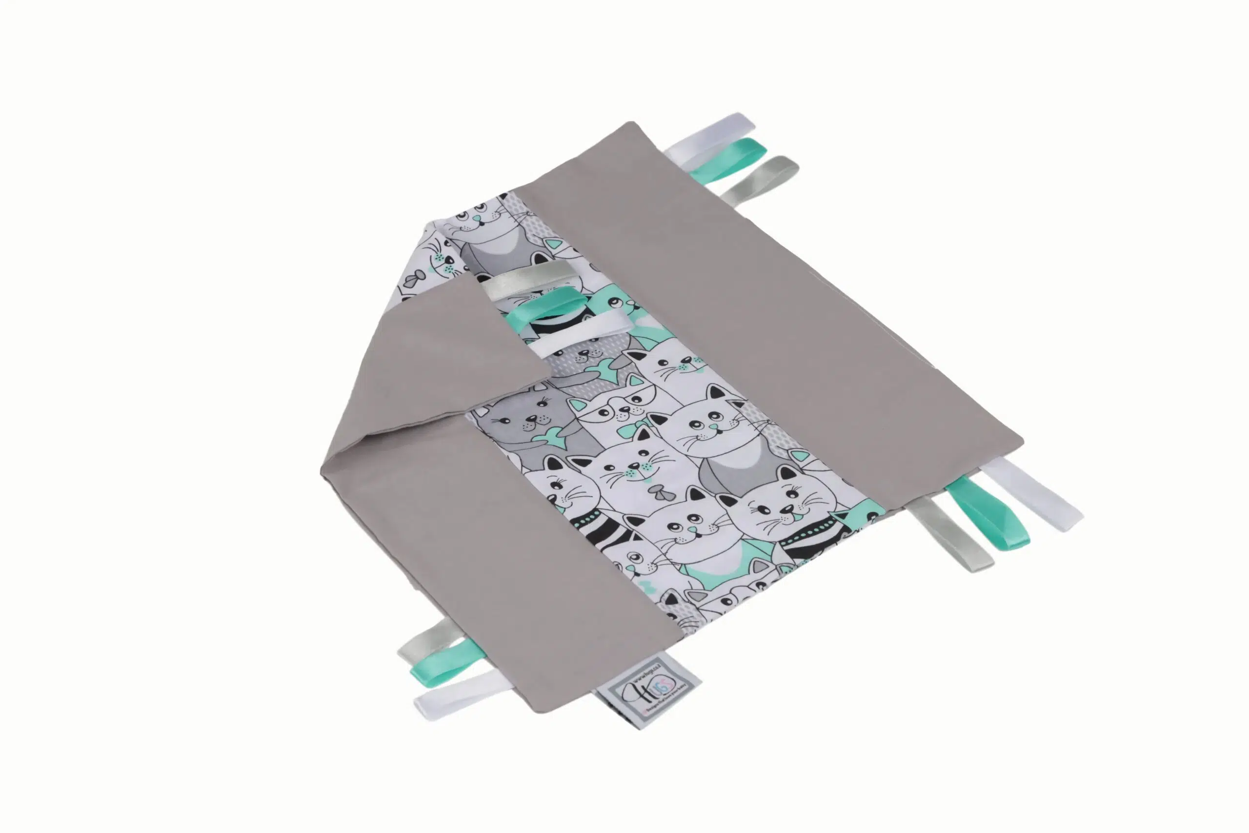 תמונה של שמיכה מיוחדת לילדים בעיצוב חתולים חמודים בצבעים רכים, מושלמת למצבי שינה ולמשחקים.